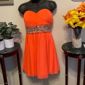 Sequin Hearts Bedazzled Party Dress Sz 7. Lined & Tulle Underneath. Very Nice.